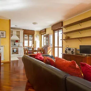 Bright House With 2 Bedrooms & A Unique Terrace Bérgamo